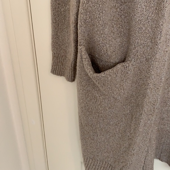 ON coat sweater. - Picture 4 of 9